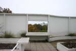 La fenêtre dans le mur du toit terrasse